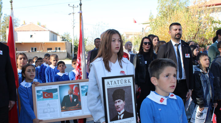 Köy okulu öğrencileri, Cumhuriyet’in 101. yılını coşkuyla kutladı