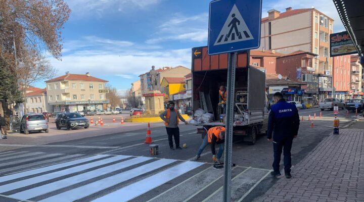 Ortaköy’de yaya geçitleri yenilendi